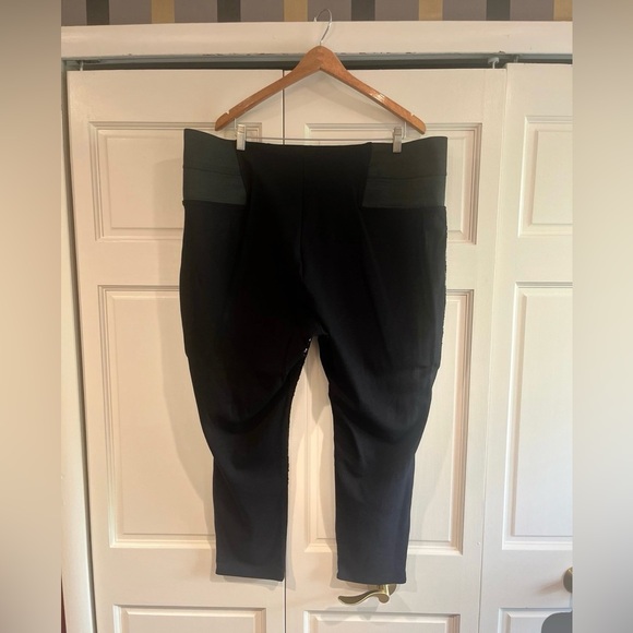 Eloquii Miracle Flawless Black Sequin Front Leggings - PLUS size 24 - Picture 5 of 7